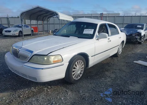 2004 Lincoln Town Car Signature из США, поврежденный, VIN 1LNHM81W74Y623806